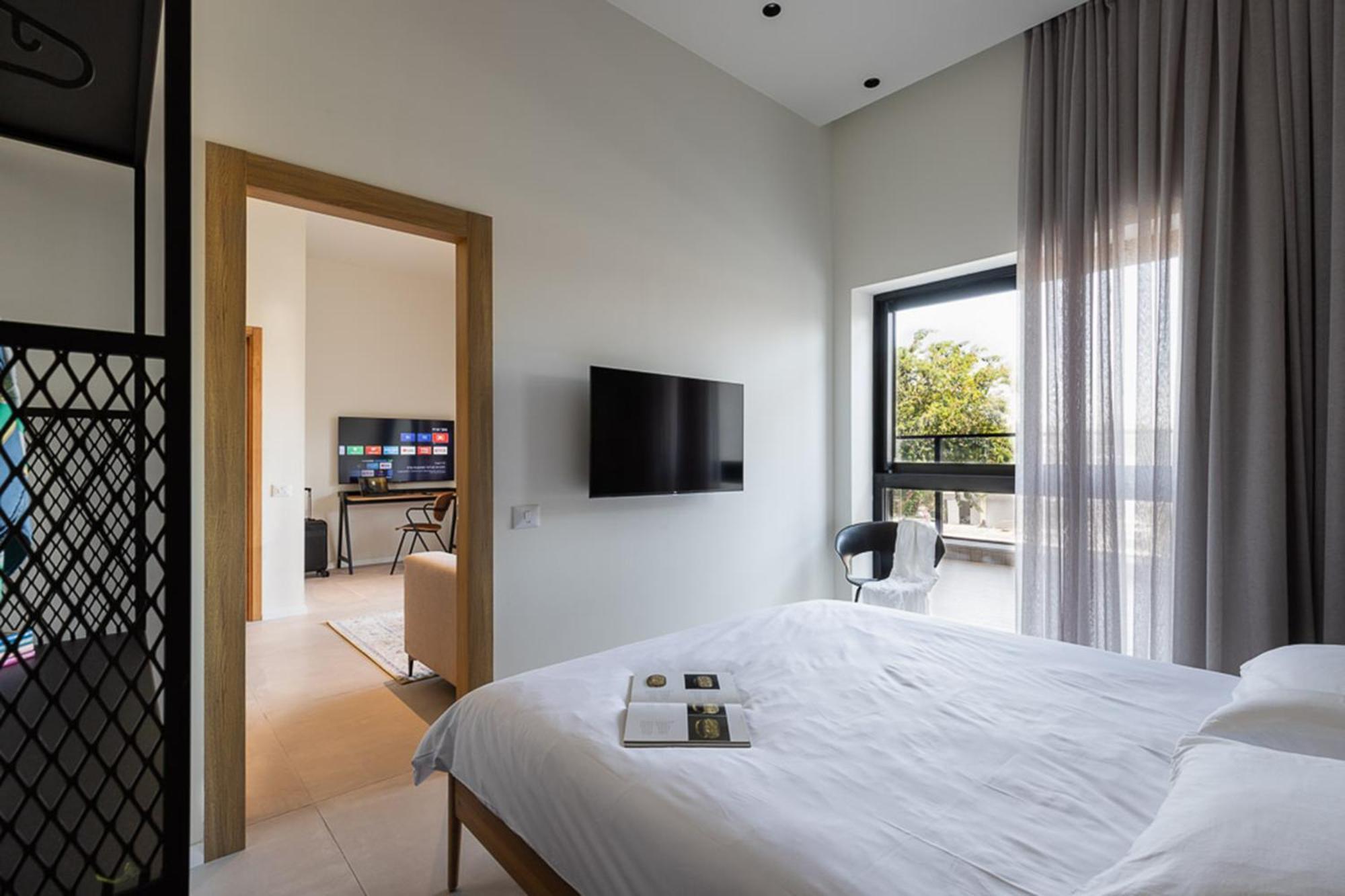 Tayo Studios & Apartments Бат-Ям Екстер'єр фото